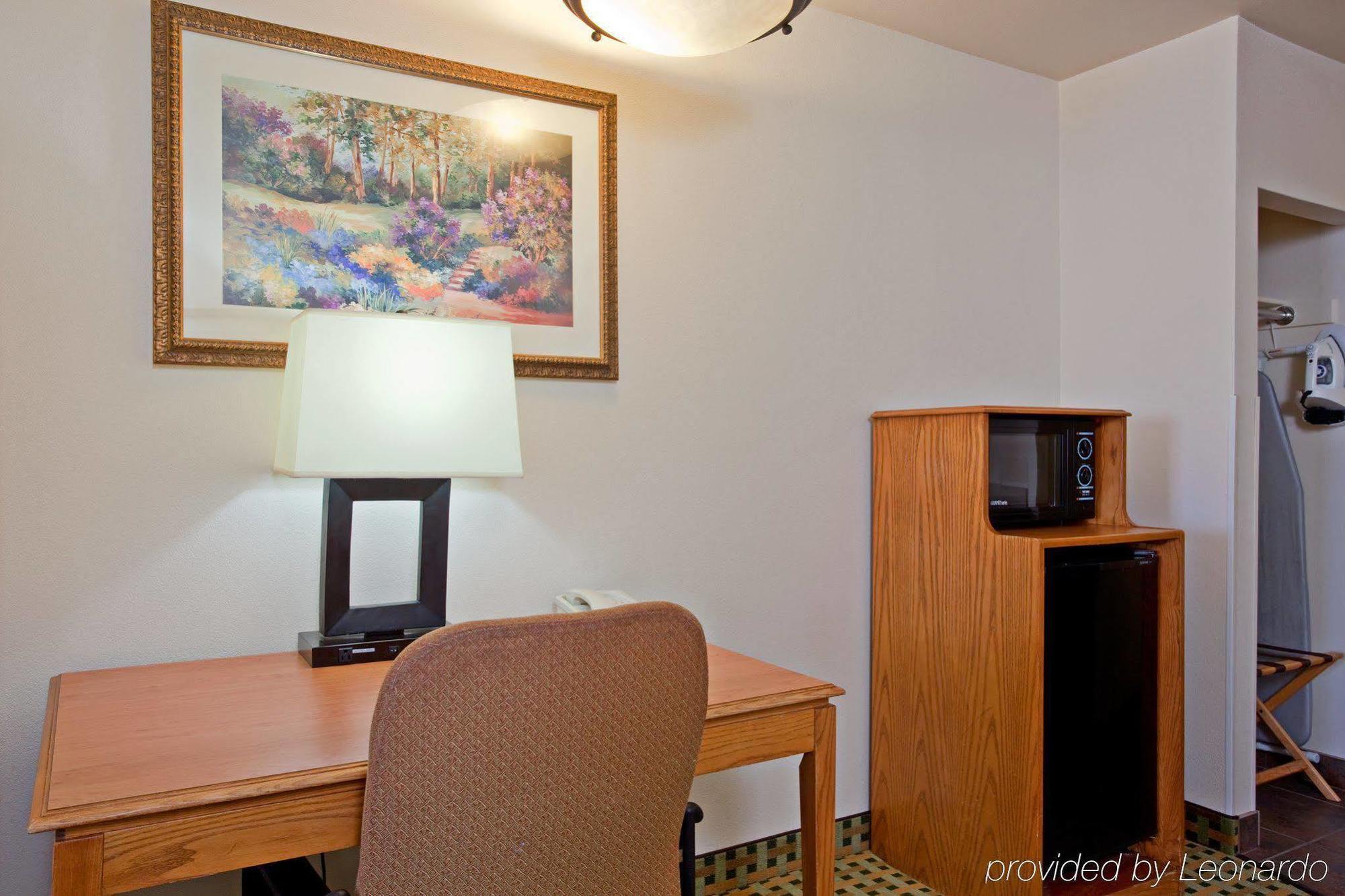 Holiday Inn Express Kingman By Ihg Room photo